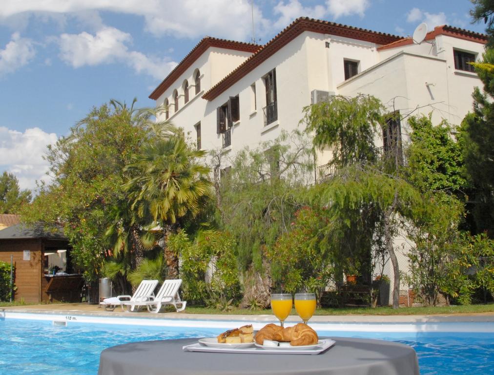 Hotel El Castell Sant Boi de Llobregat Exterior foto